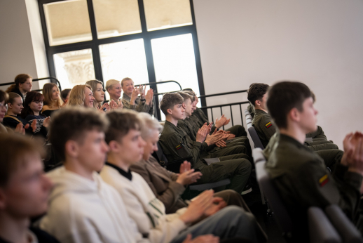 Pažintis su karininko profesija: Karo akademija kviečia į Atvirų durų dieną