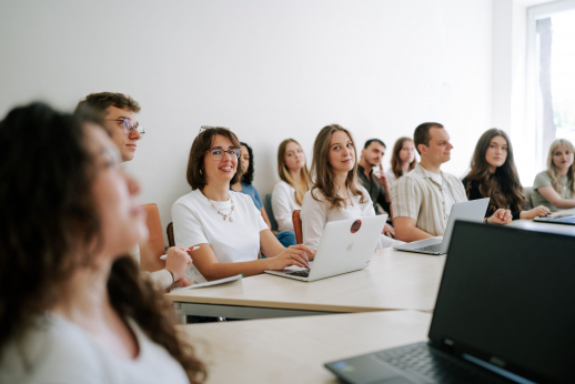 Globalus verslas ir modernioji rinkodara: studijos verslui be sienų