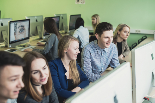 Eksperto patarimai svarstantiems apie karjerą IT sektoriuje Eksperto patarimai svarstantiems apie karjerą IT sektoriuje