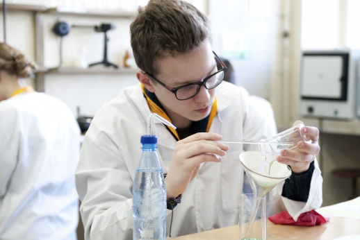 Nauja studijų programa chemijos ir fizikos mokymas
